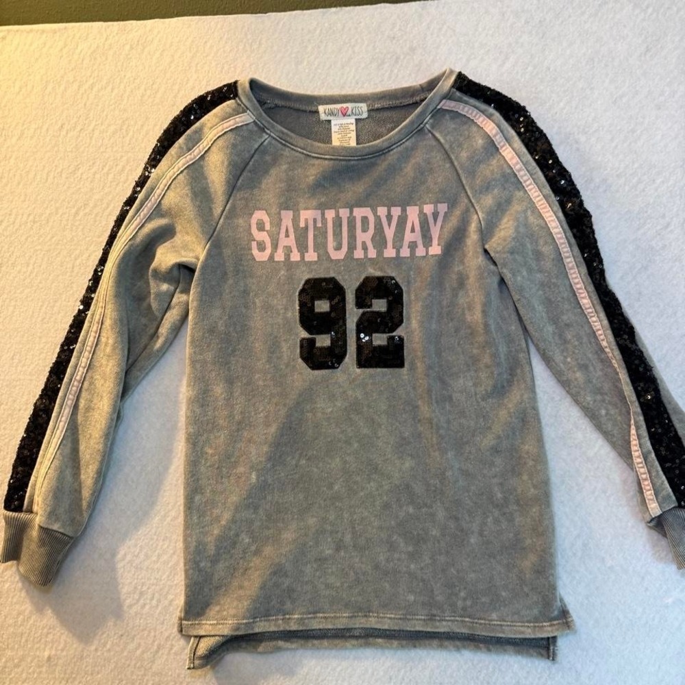 Grey long sleeve shirt with pink and black sequin details. Size: M